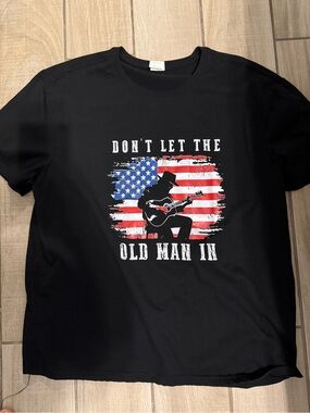 Don’t Let The Old Man In - Black Graphic Tee size XL